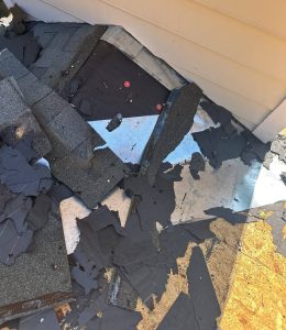 greenvalleyroofing aged shingle roof prior to replacement in Alabama